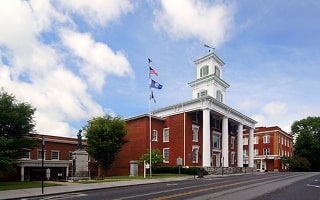 How to Locate Properties in Virginia That Have a Lien